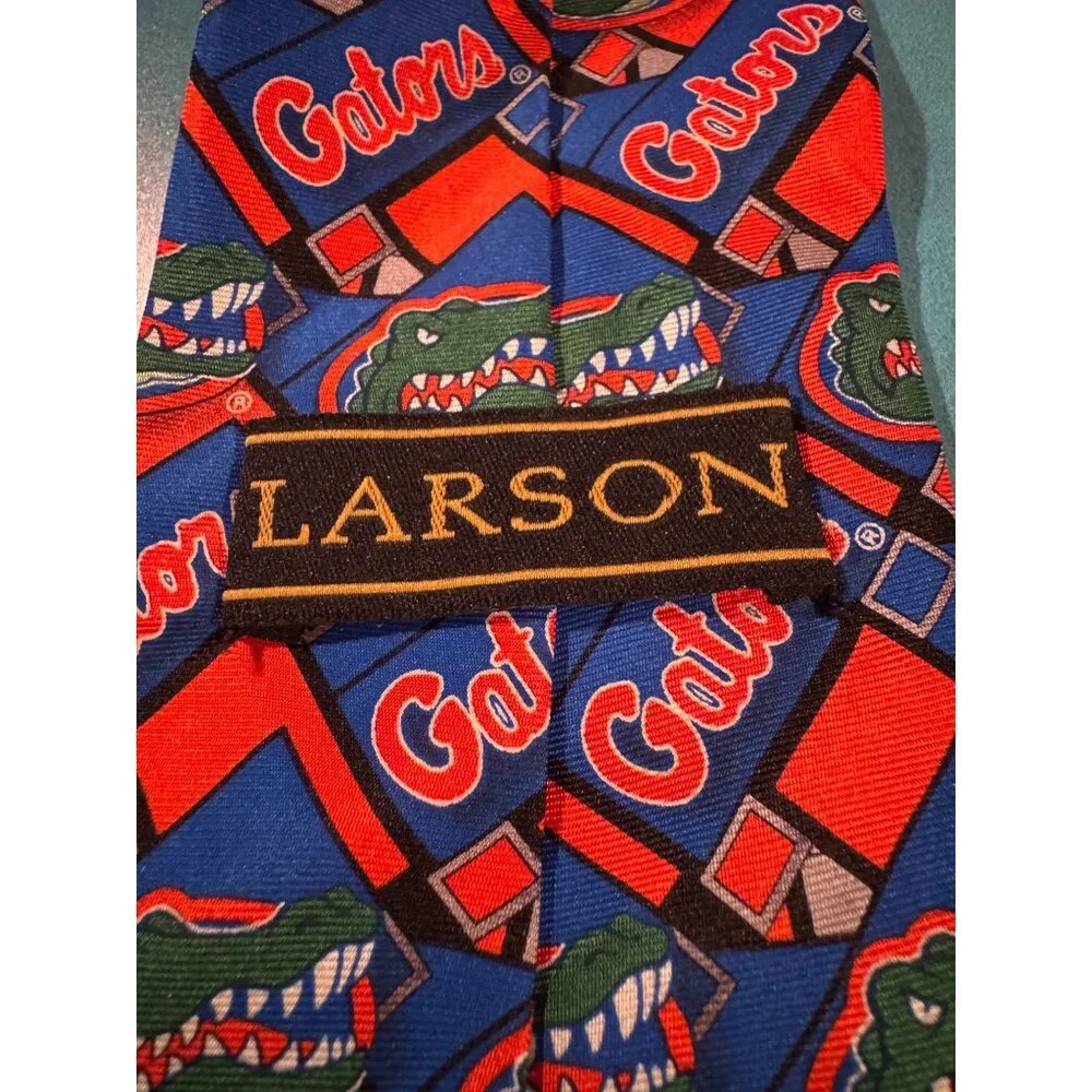 Vintage 90s Larson 100% Silk Florida Gators‎ Tie – Bold Collegiate Allover Print